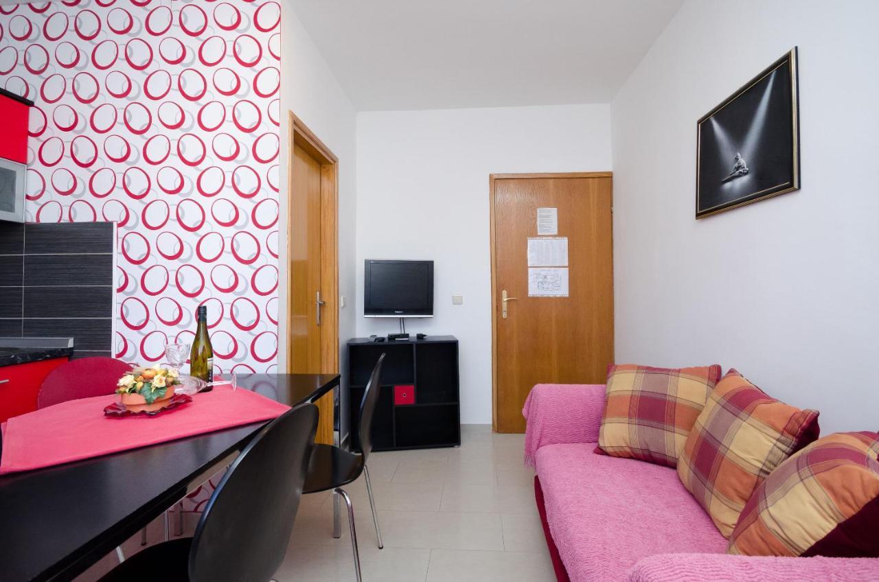 Apartments Helena Lopar Exterior photo