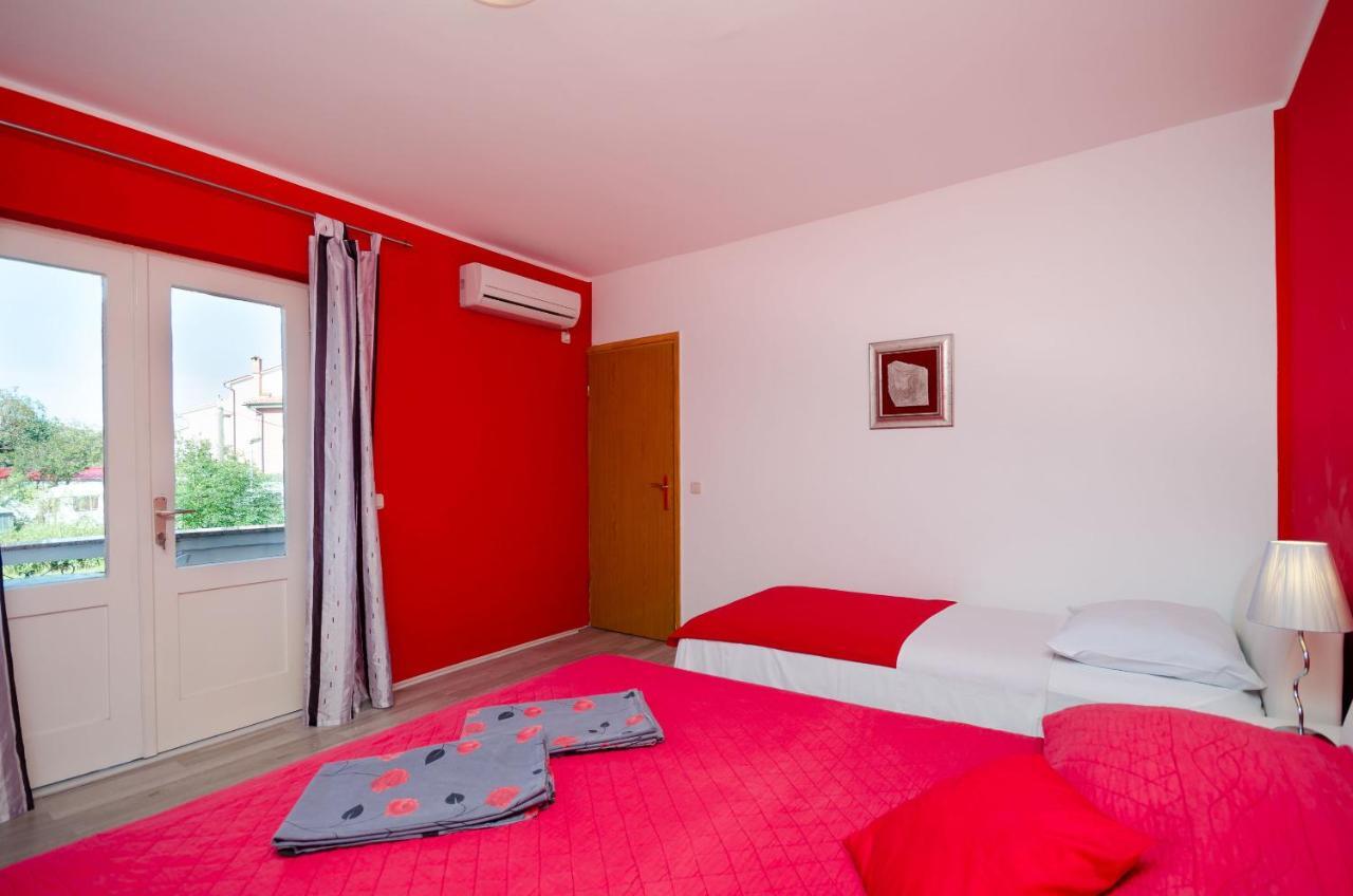Apartments Helena Lopar Exterior photo